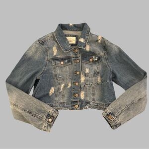 ASHLEY VINTAGE CHARM Distressed Cropped Denim Jacket